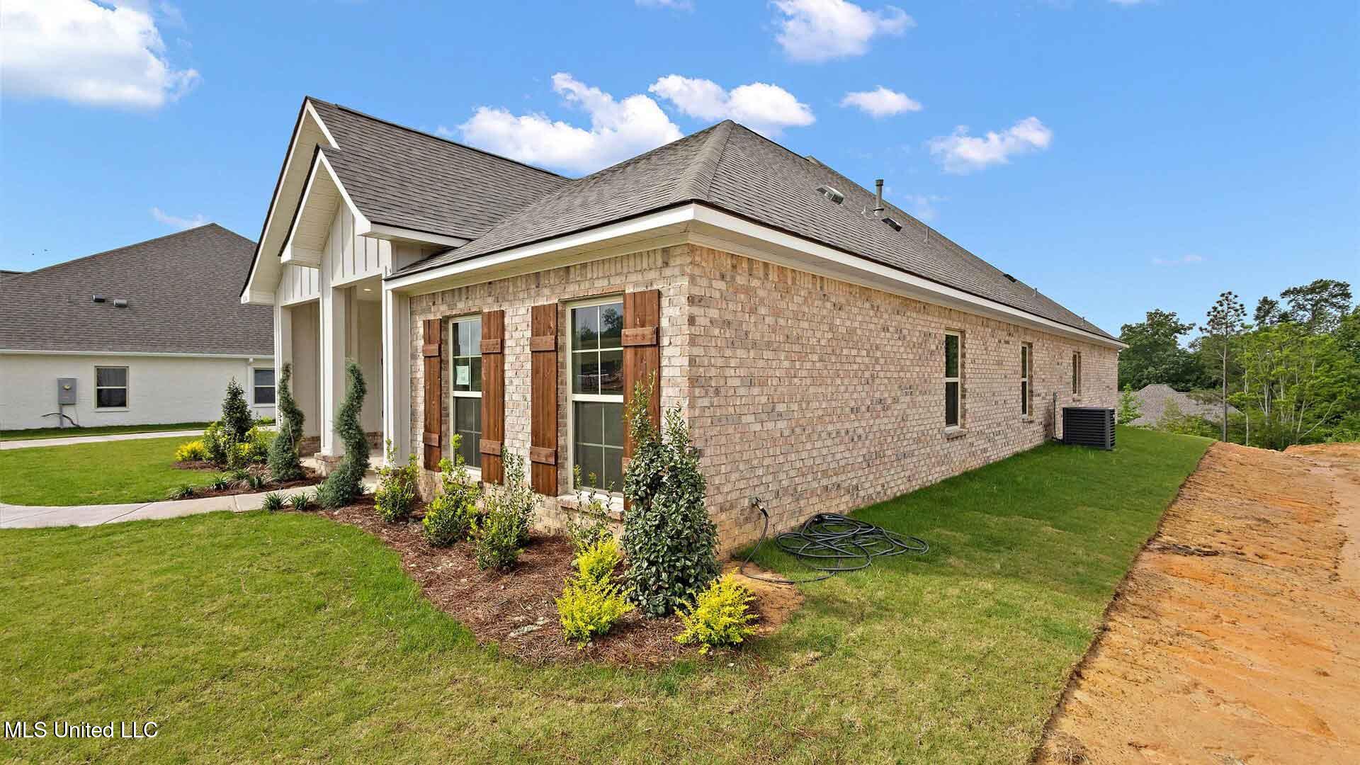 703 Honeysuckle Loop Canton, MS 39046 - Photo 2 of 44 02-3HTP4143