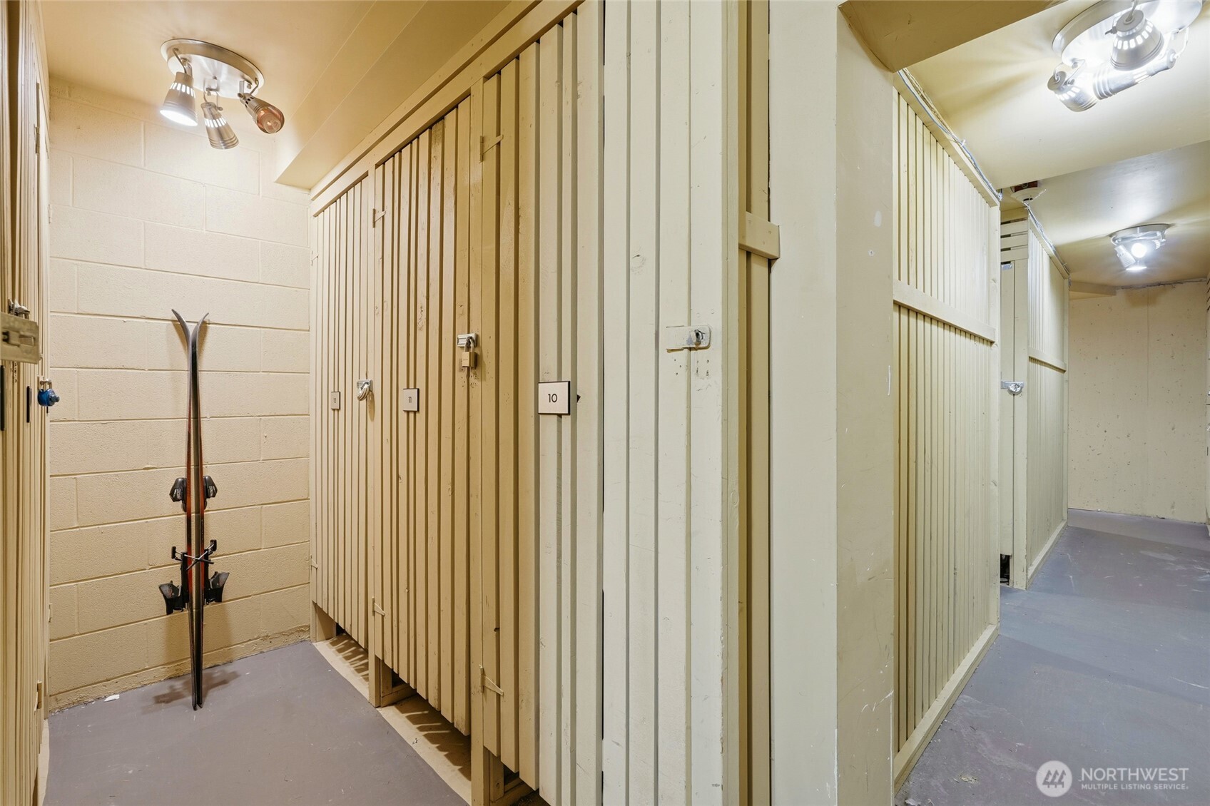705 East Republican Street, Unit 403 Seattle, WA 98102 - Photo 26 of 28 a view of a hallway with a door