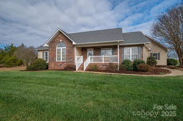 $379,900 | 1611 Emmaus Walk, Conover, NC 28613