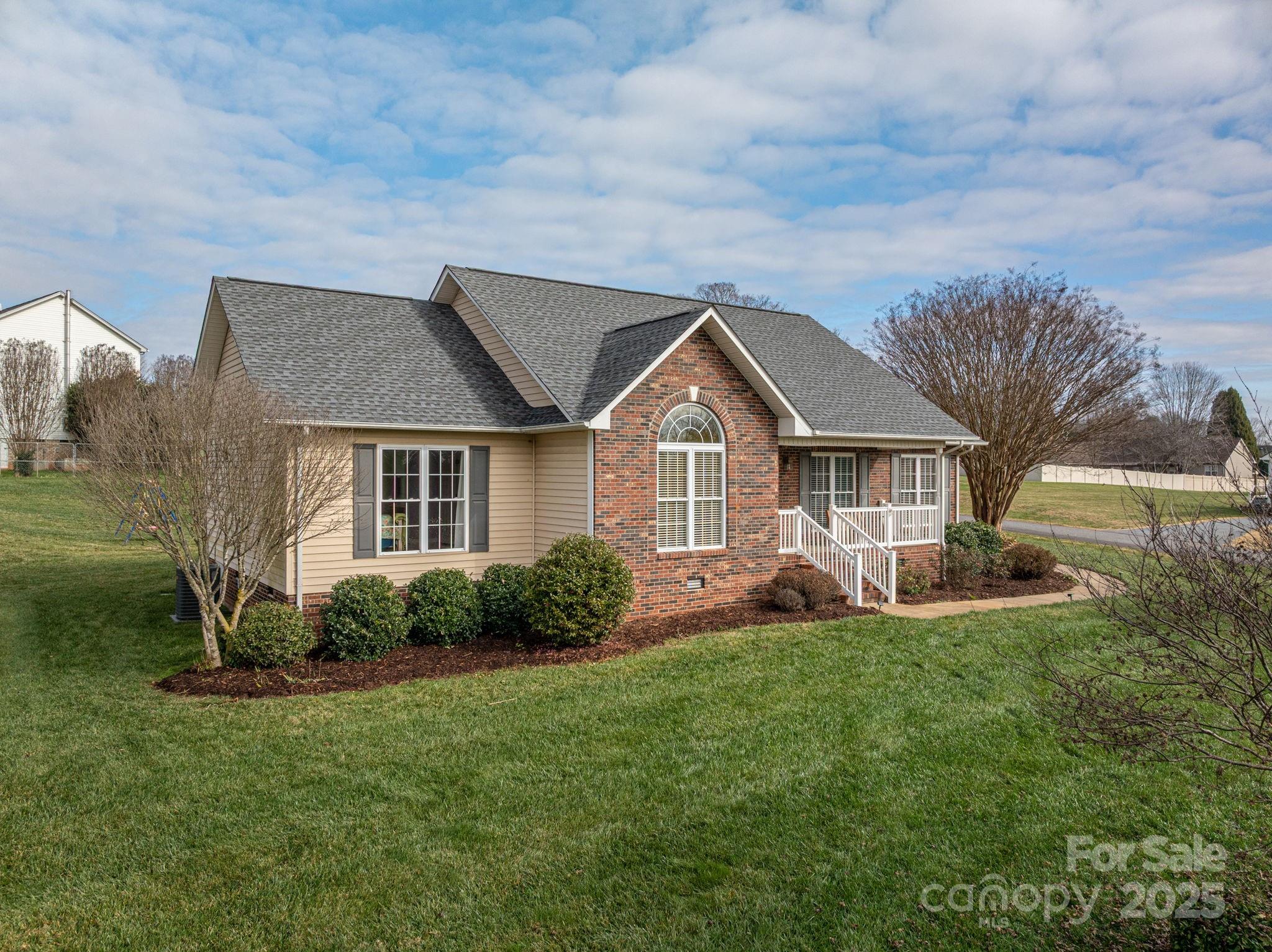 1611 Emmaus Walk Conover, NC 28613 - Photo 3 of 37