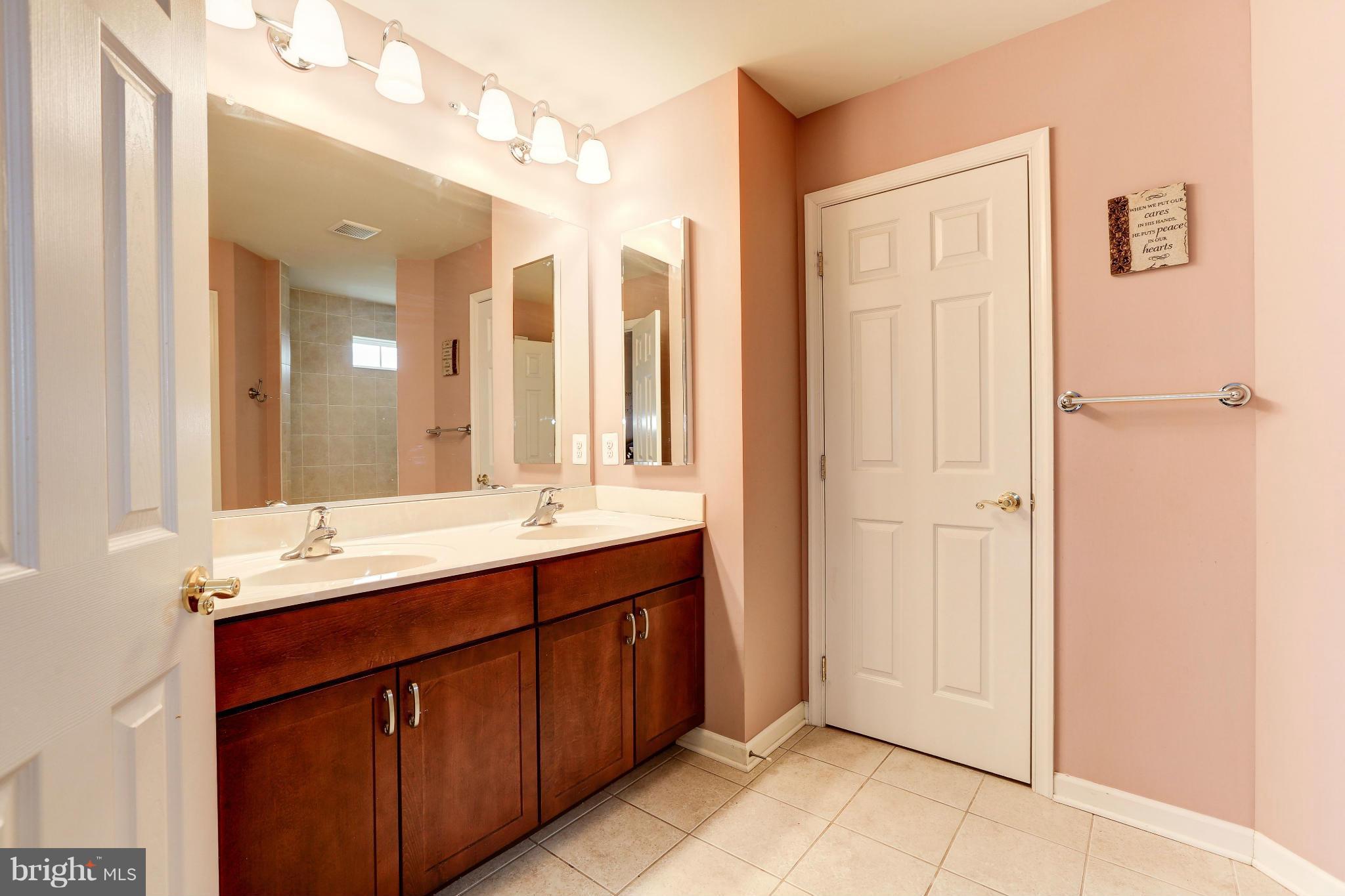 2606 New Design Road Adamstown, MD 21710 - Photo 19 of 25 Bath (Master)