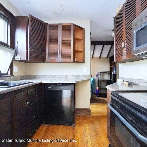 117 Windermere Road Staten Island, NY 10305 - Photo 14 of 25 E86A74B6-554B-43DF-8A0D-FAB911FEF3C9