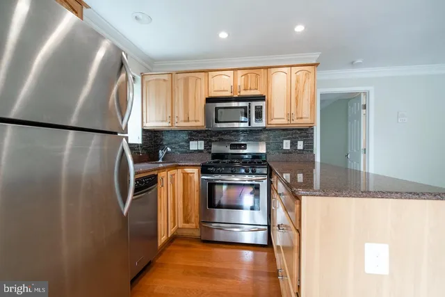 $1,750 | 416 South Veitch Street, Unit 101, Arlington, VA 22204