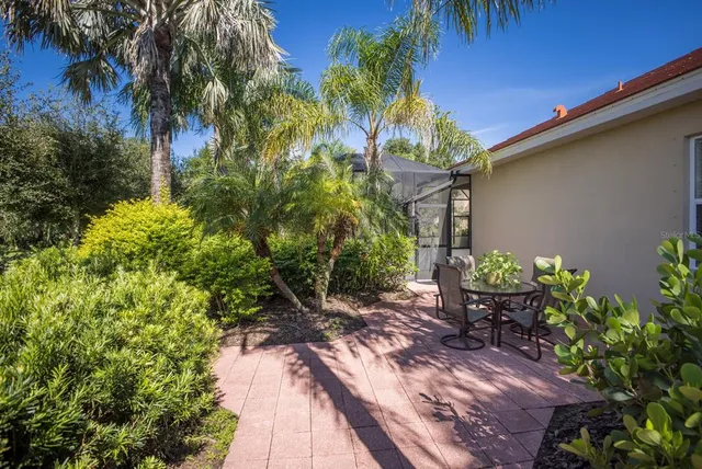 a view of a tennis court