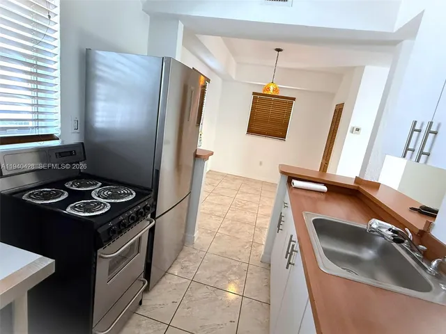 $1,550 | 1207 Marseille Drive, Unit 29, Miami Beach, FL 33141