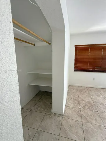 $1,550 | 1207 Marseille Drive, Unit 29, Miami Beach, FL 33141