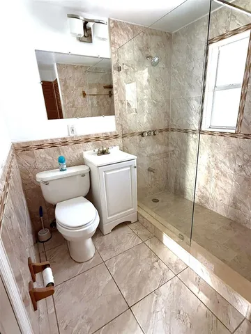 $1,550 | 1207 Marseille Drive, Unit 29, Miami Beach, FL 33141