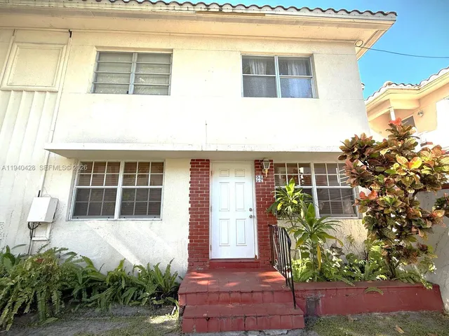 $1,550 | 1207 Marseille Drive, Unit 29, Miami Beach, FL 33141