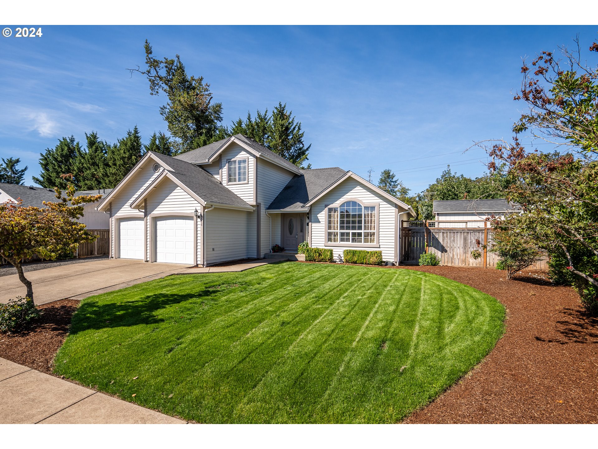 4548 Glacier Street Springfield, OR 97478 - Photo 4 of 44 Gallery Image 4