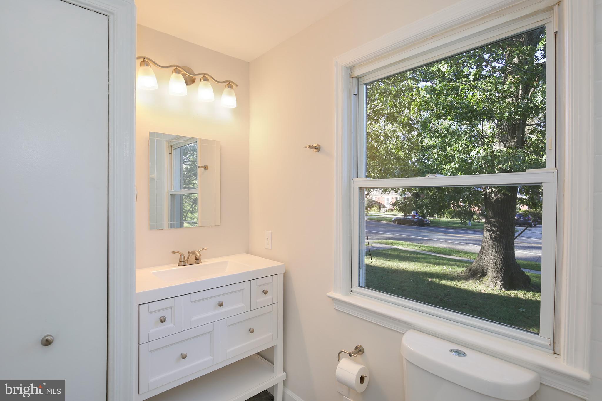 2708 Plyers Mill Road Silver Spring, MD 20902 - Photo 22 of 30 Bath
