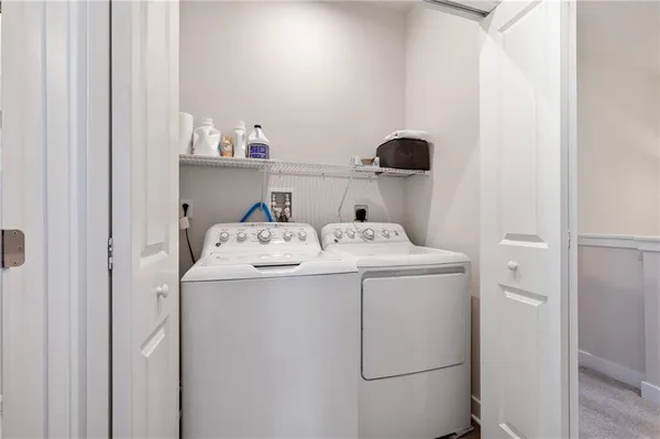 $389,900 | 5001 Lampl Lane, Jeannette, PA 15644