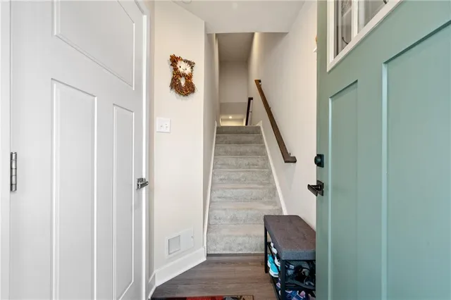 $389,900 | 5001 Lampl Lane, Jeannette, PA 15644