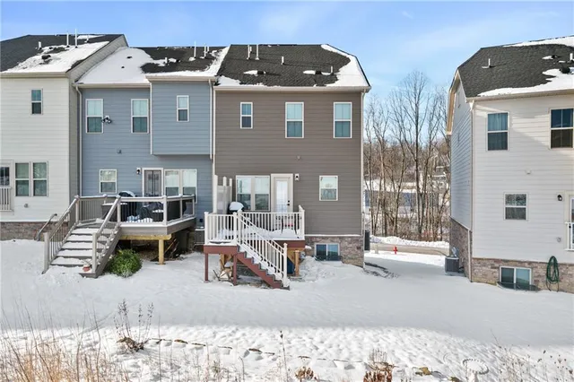 $389,900 | 5001 Lampl Lane, Jeannette, PA 15644