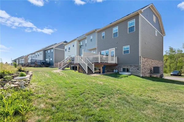 $389,900 | 5001 Lampl Lane, Jeannette, PA 15644