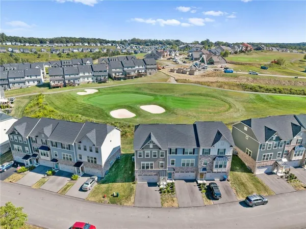 $389,900 | 5001 Lampl Lane, Jeannette, PA 15644