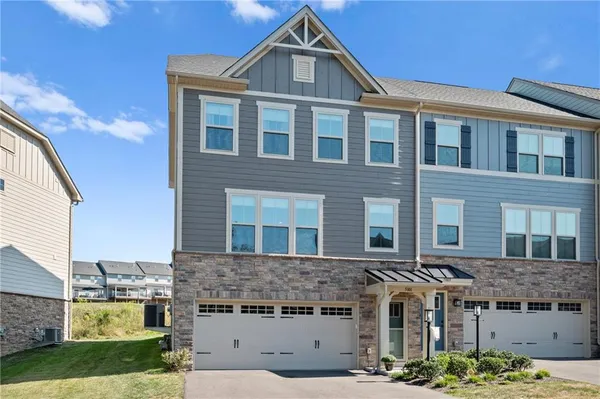 $389,900 | 5001 Lampl Lane, Jeannette, PA 15644