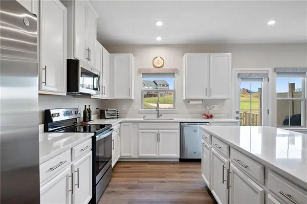 $389,900 | 5001 Lampl Lane, Jeannette, PA 15644