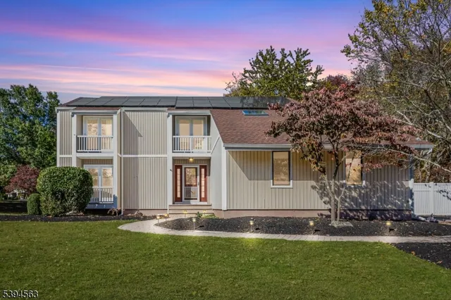 $780,000 | 16 Dartmouth Road, Annandale, NJ 08801