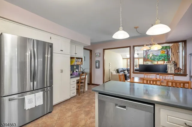 $780,000 | 16 Dartmouth Road, Annandale, NJ 08801