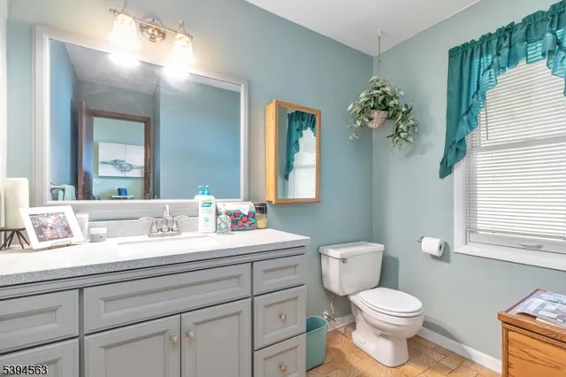 $780,000 | 16 Dartmouth Road, Annandale, NJ 08801