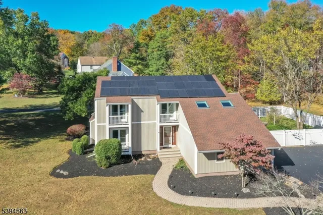 $780,000 | 16 Dartmouth Road, Annandale, NJ 08801