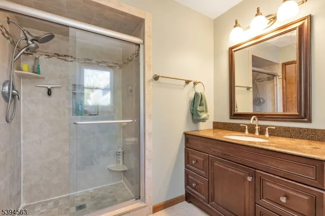 $780,000 | 16 Dartmouth Road, Annandale, NJ 08801