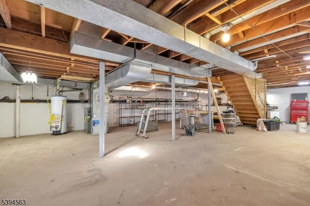 $780,000 | 16 Dartmouth Road, Annandale, NJ 08801