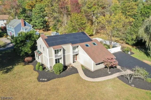 $780,000 | 16 Dartmouth Road, Annandale, NJ 08801