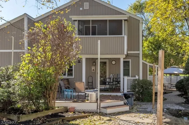 $780,000 | 16 Dartmouth Road, Annandale, NJ 08801