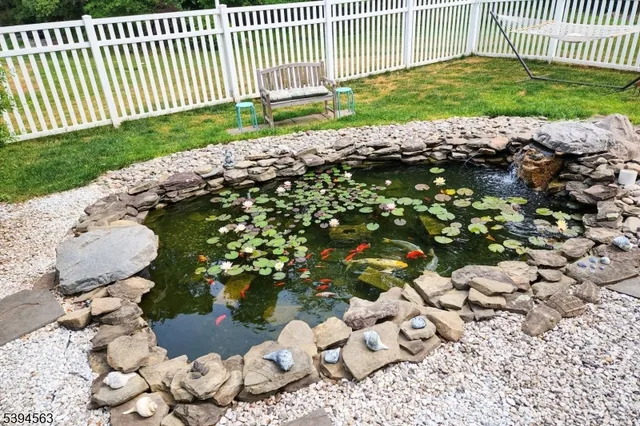 $780,000 | 16 Dartmouth Road, Annandale, NJ 08801