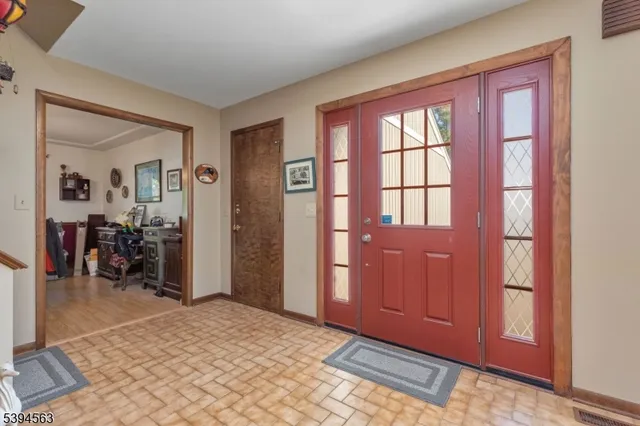 $780,000 | 16 Dartmouth Road, Annandale, NJ 08801