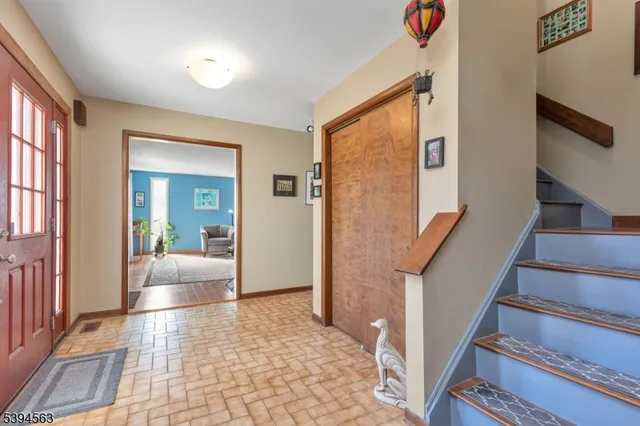 $780,000 | 16 Dartmouth Road, Annandale, NJ 08801