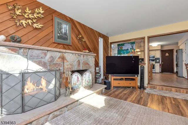 $780,000 | 16 Dartmouth Road, Annandale, NJ 08801