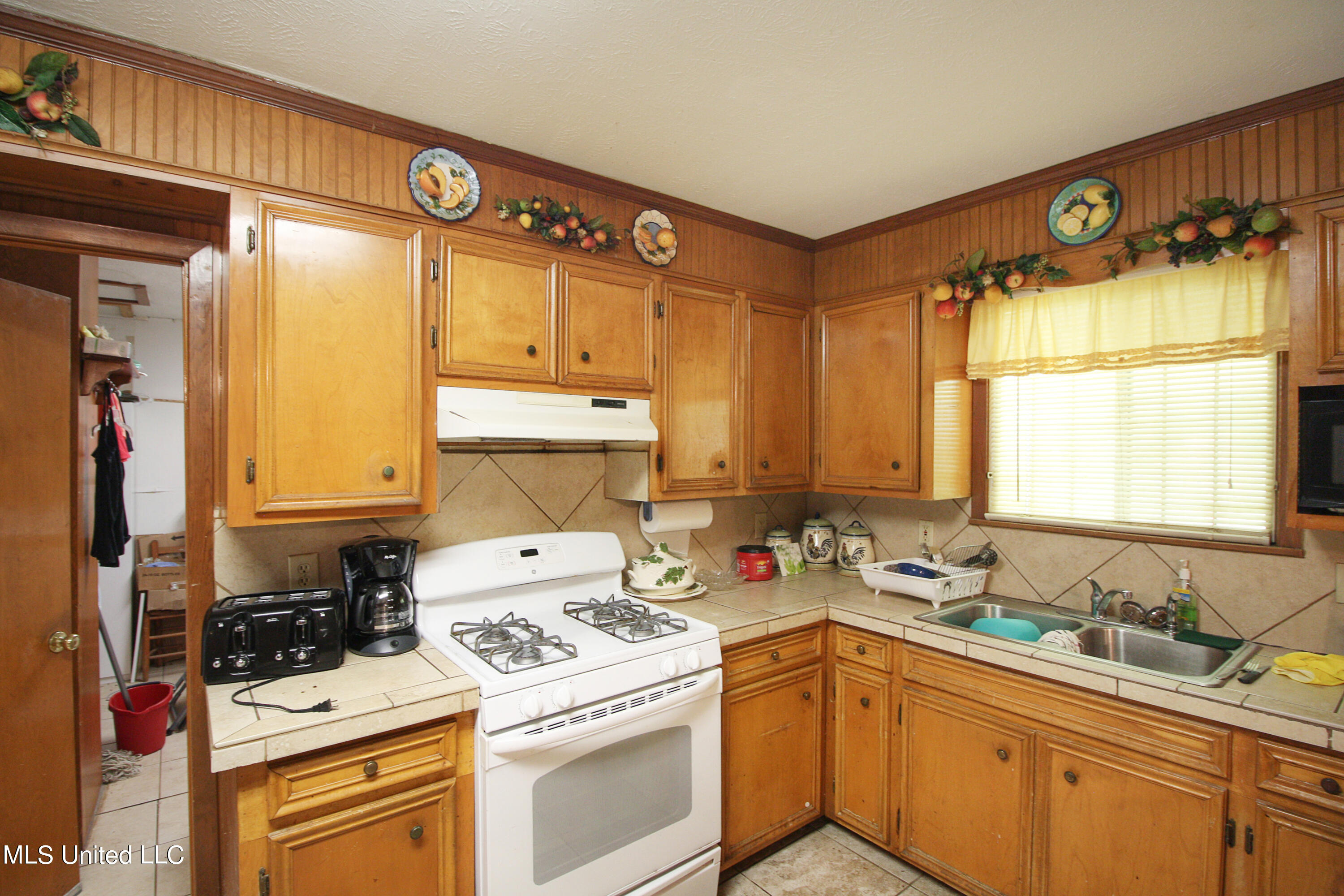 910 Witsell Road Jackson, MS 39206 - Photo 7 of 26 IMG_2882