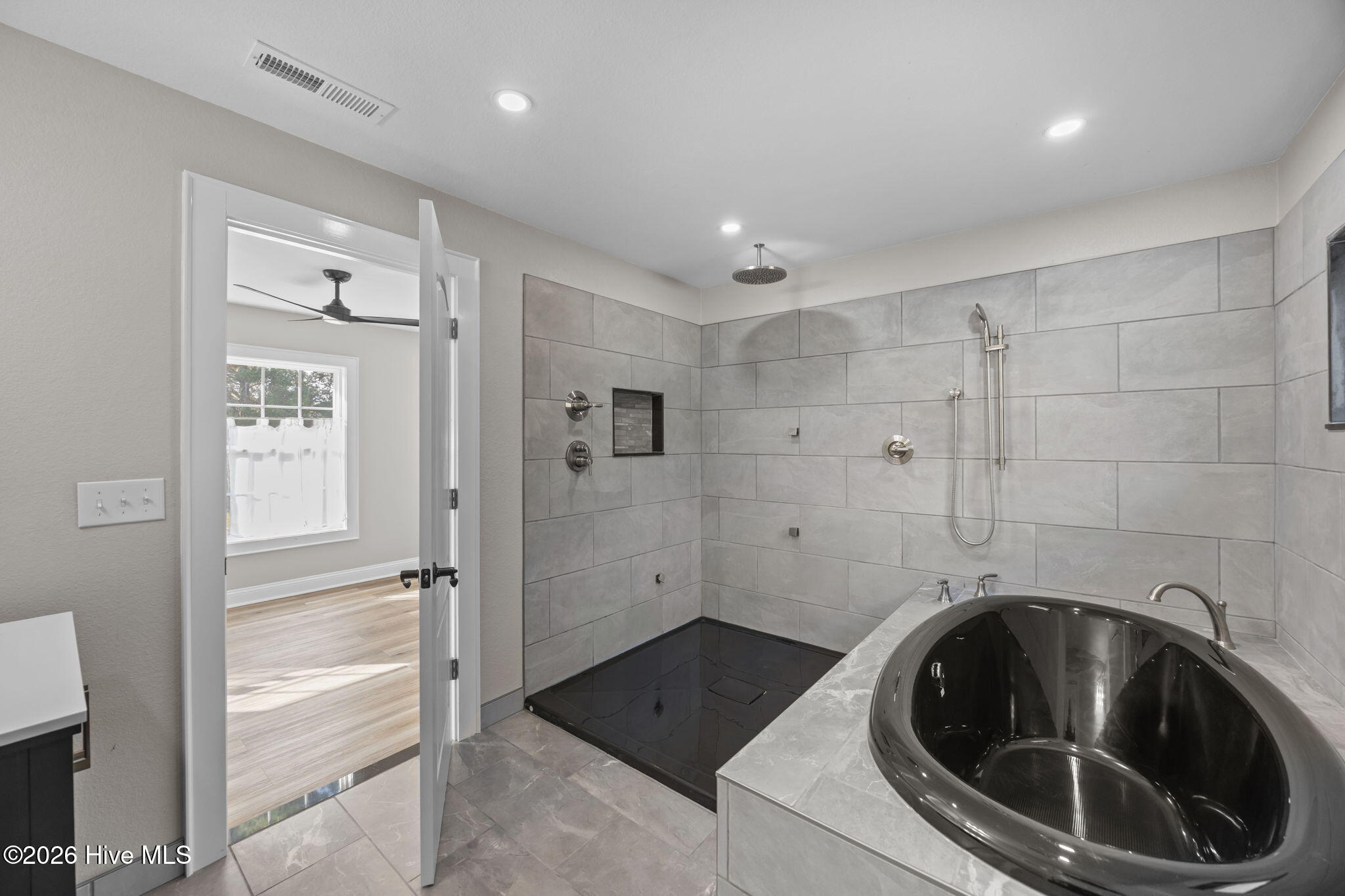 6831 Terra Ceia Road Pantego, NC 27860 - Photo 28 of 51 027 Primary Bath