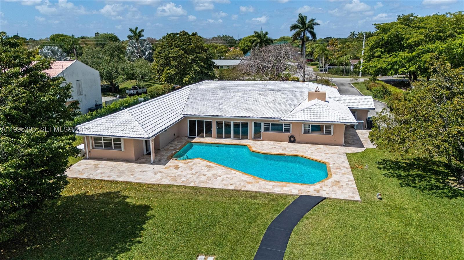 14021 Southwest 97th Avenue Miami, FL 33176 - Photo 11 of 78