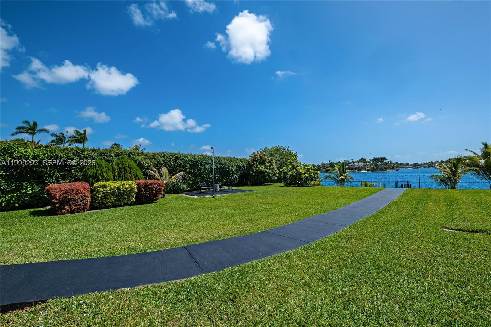 14021 Southwest 97th Avenue Miami, FL 33176 - Photo 12 of 78