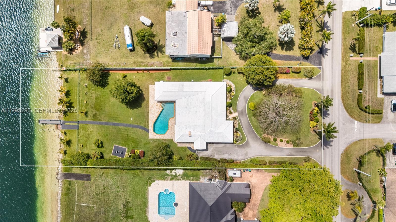 14021 Southwest 97th Avenue Miami, FL 33176 - Photo 15 of 78