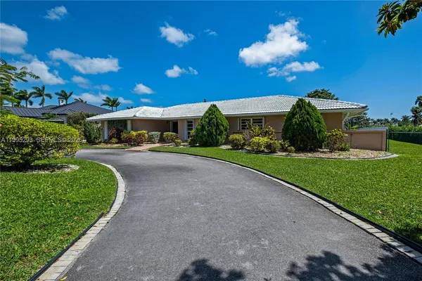 $3,890,000 | 14021 Southwest 97th Avenue, Miami, FL 33176