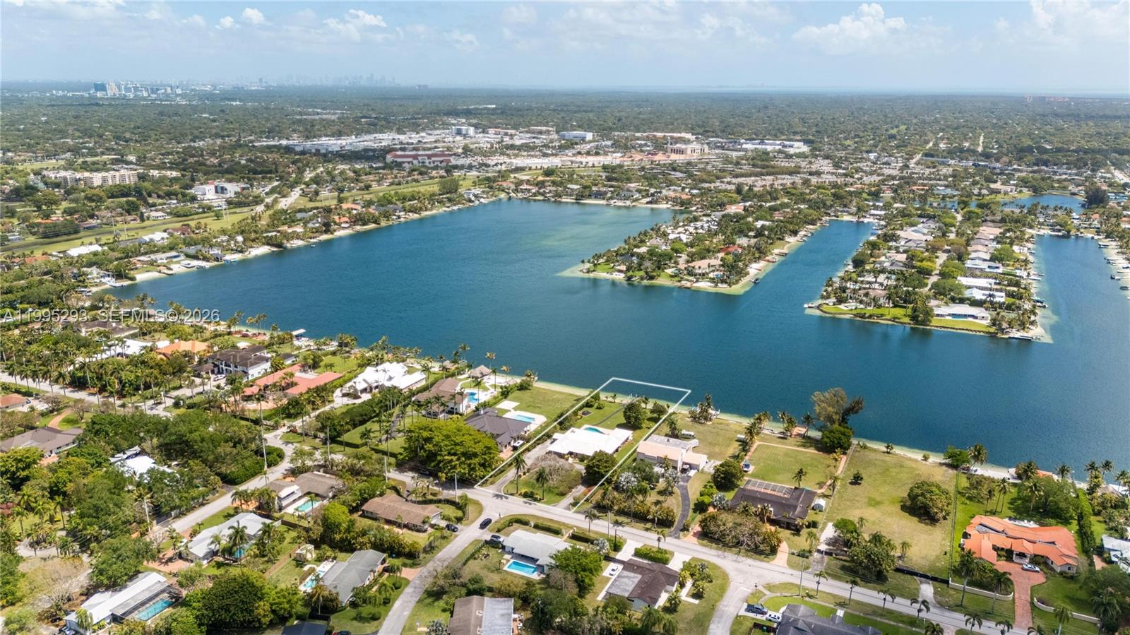 14021 Southwest 97th Avenue Miami, FL 33176 - Photo 5 of 78