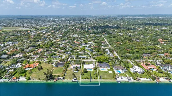 $3,890,000 | 14021 Southwest 97th Avenue, Miami, FL 33176