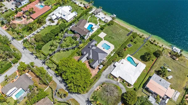 $3,890,000 | 14021 Southwest 97th Avenue, Miami, FL 33176