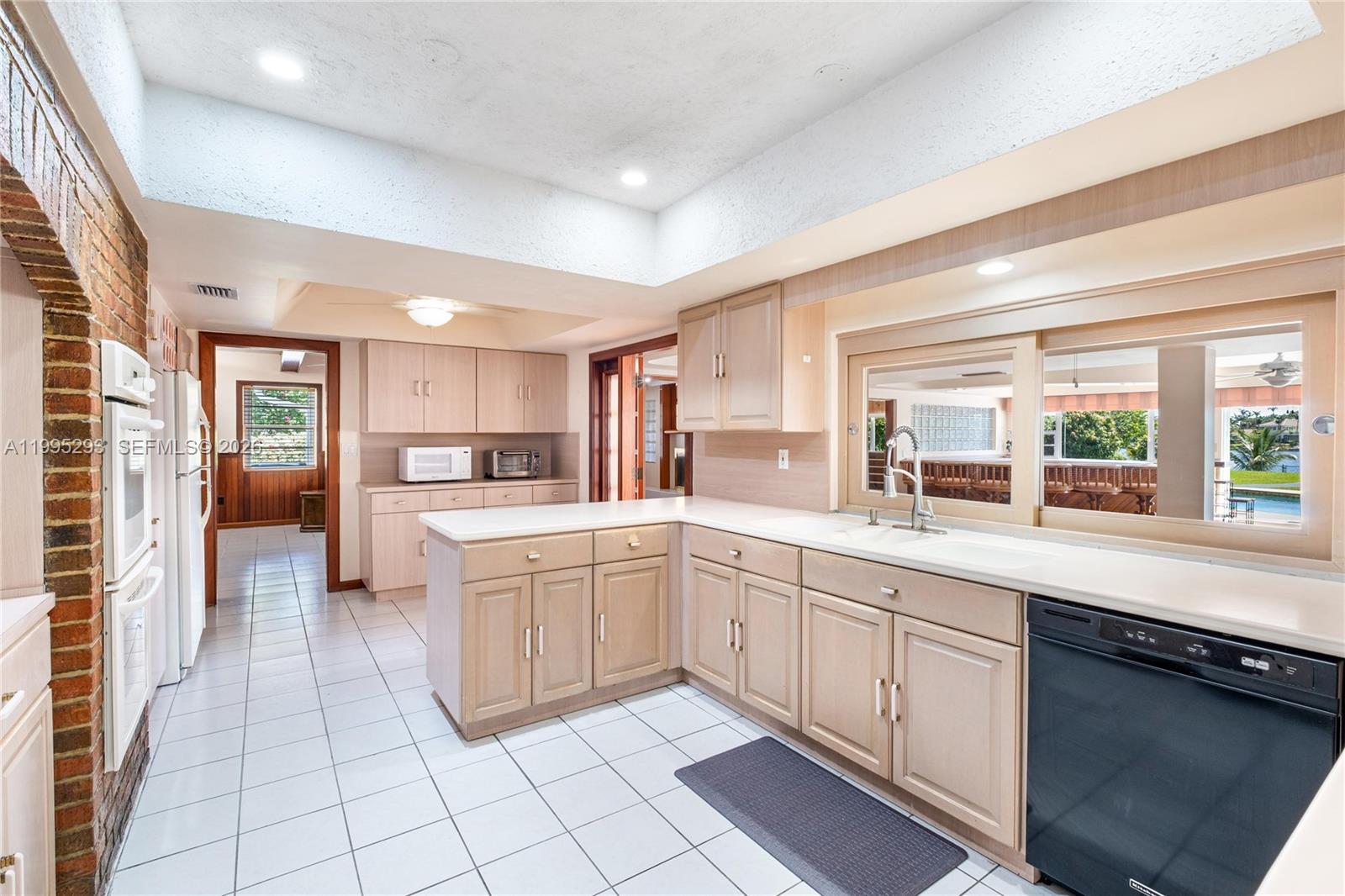 14021 Southwest 97th Avenue Miami, FL 33176 - Photo 8 of 78