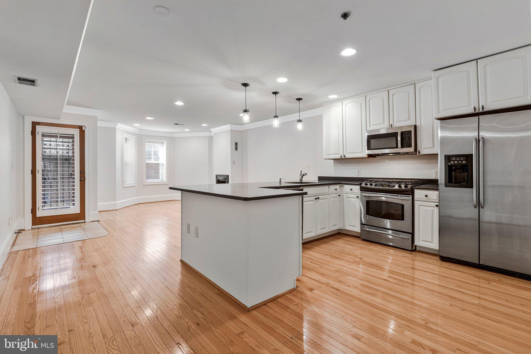 629 4th Street Northeast, Unit 1 Washington, DC 20002 - Photo 2 of 28