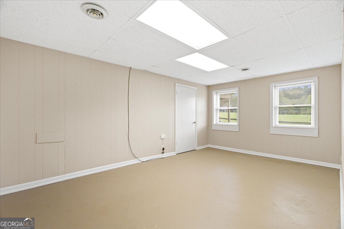295 Craigtown Road Northeast Calhoun, GA 30701 - Photo 21 of 44 With 2 closets