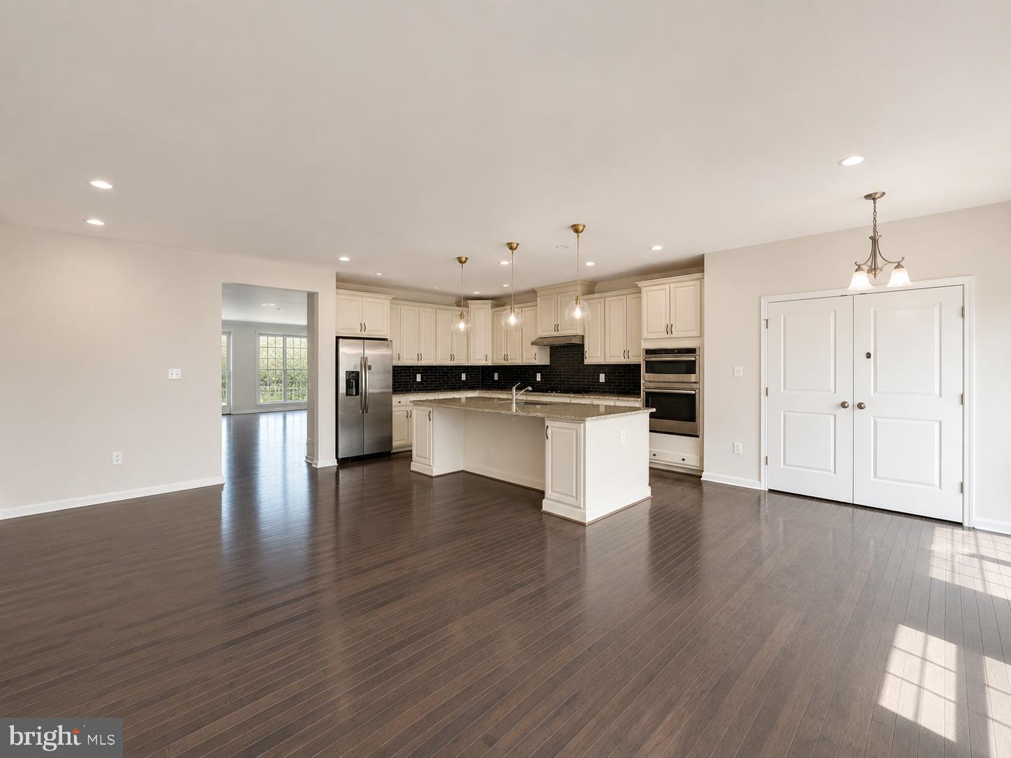 23480 Logans Ridge Terrace Ashburn, VA 20148 - Photo 13 of 55 Kitchen