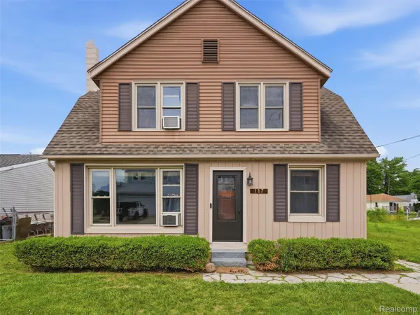 $270,000 | 117 Kenyon Road, Algonac, MI 48001