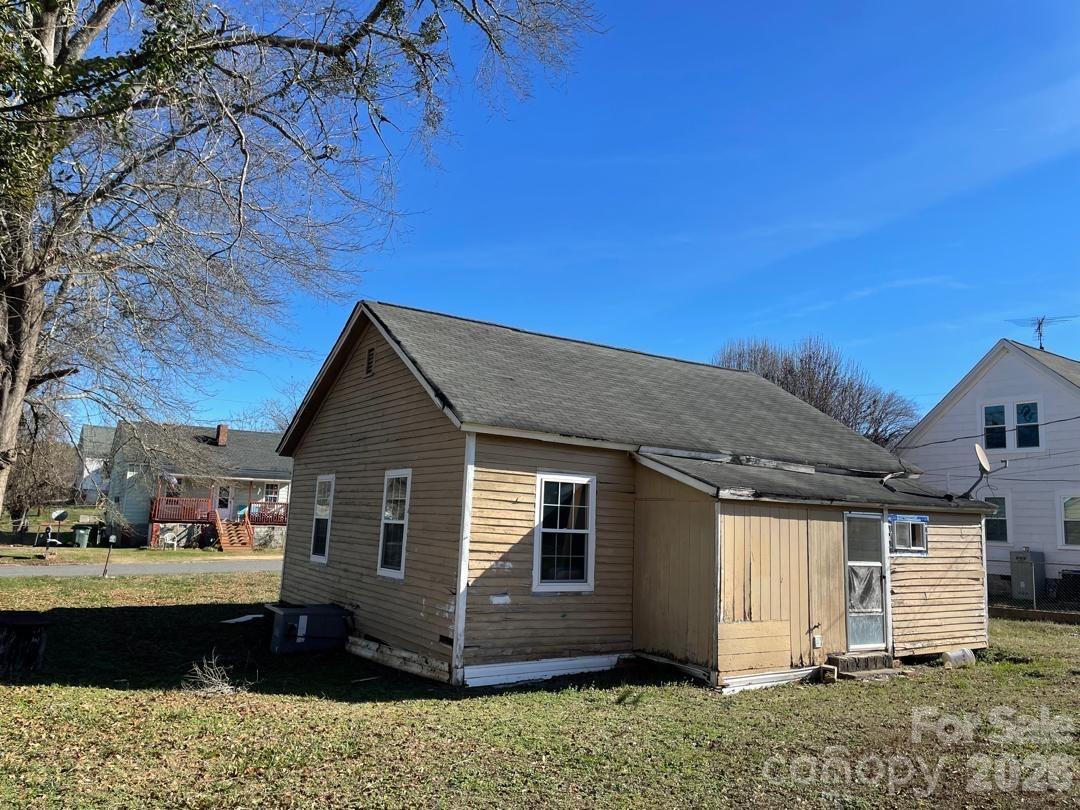 35 Center Street Great Falls, SC 29055 - Photo 5 of 14