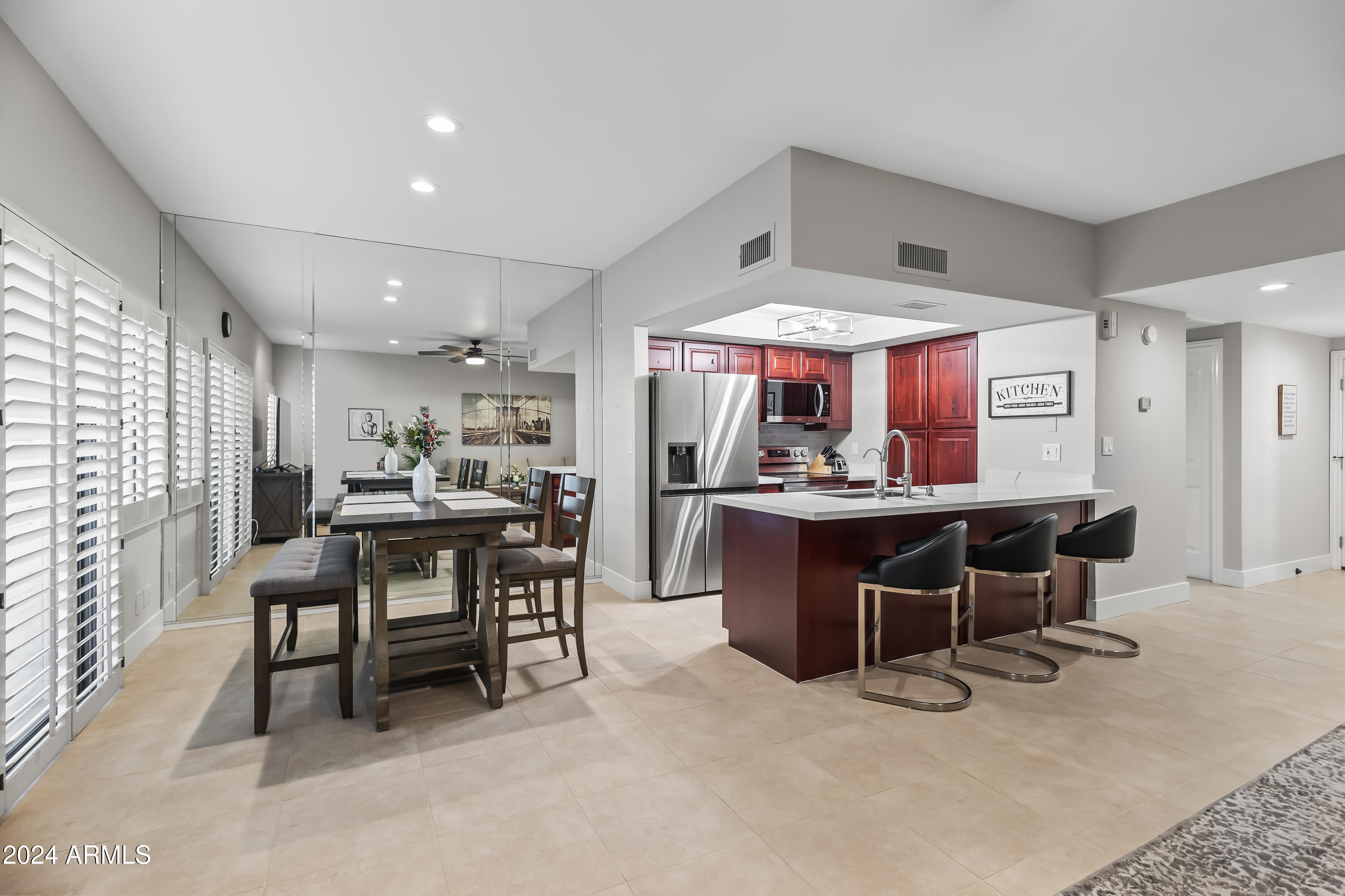9705 East Mountain View Road, Unit 1038 Scottsdale, AZ 85258 - Photo 3 of 31 KITCHEN-DINING VIEW II