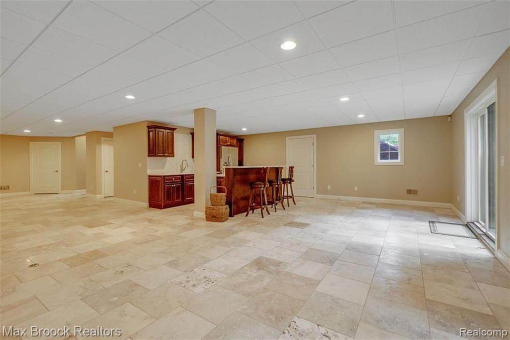 4084 Commerce Road West Bloomfield, MI 48324 - Photo 26 of 33